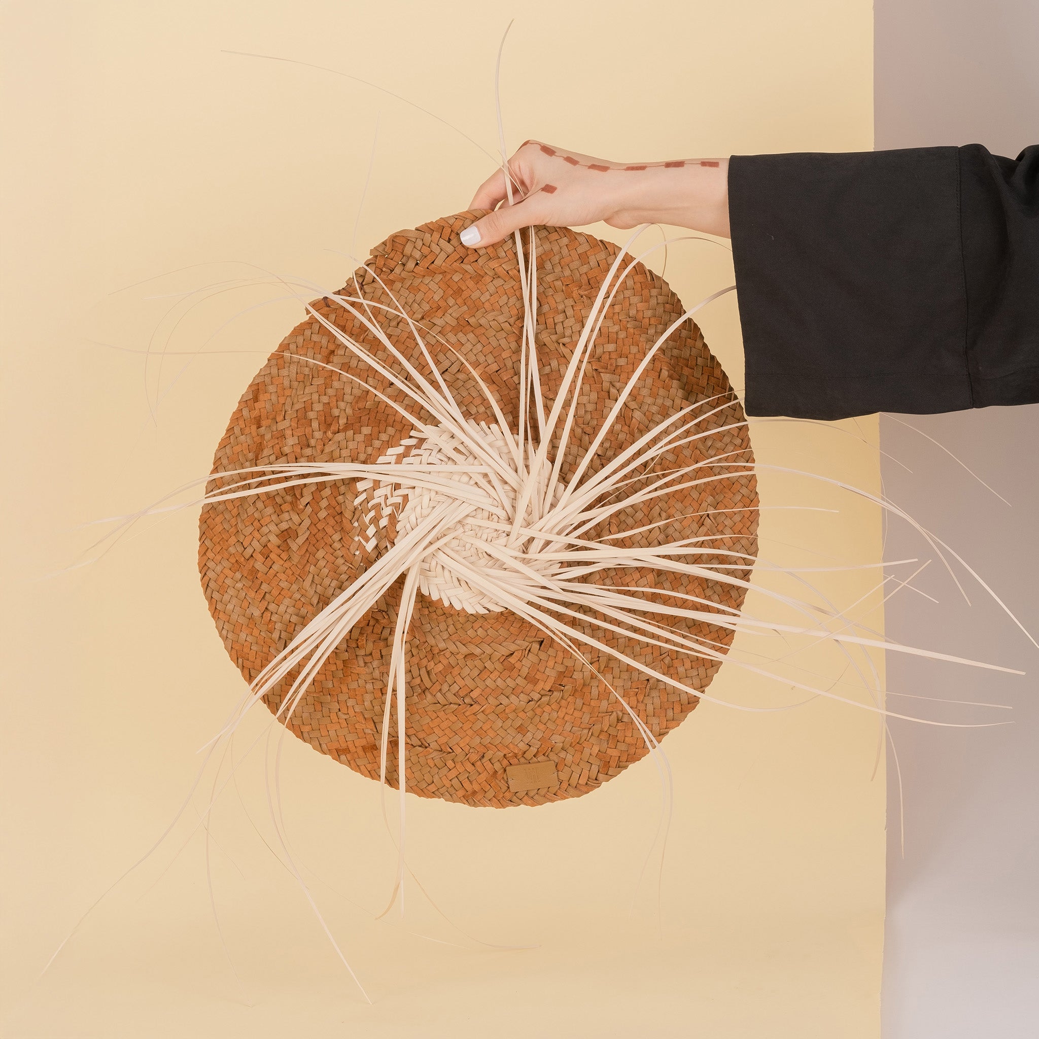 Areca II Safeefah place mat with khose center