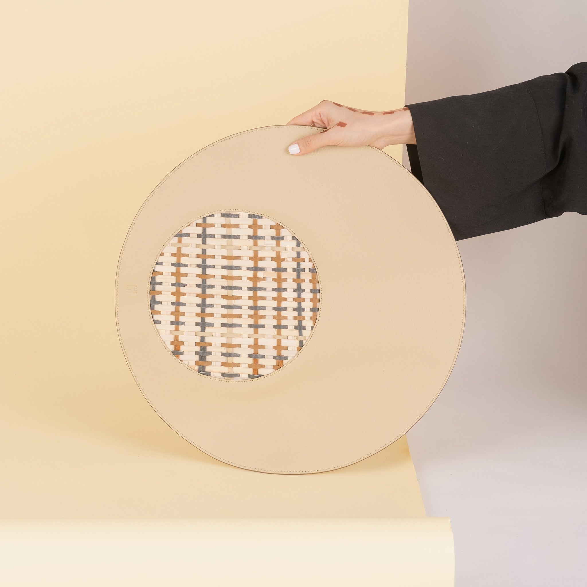 Areca IV Leather place mat with Safeefah center