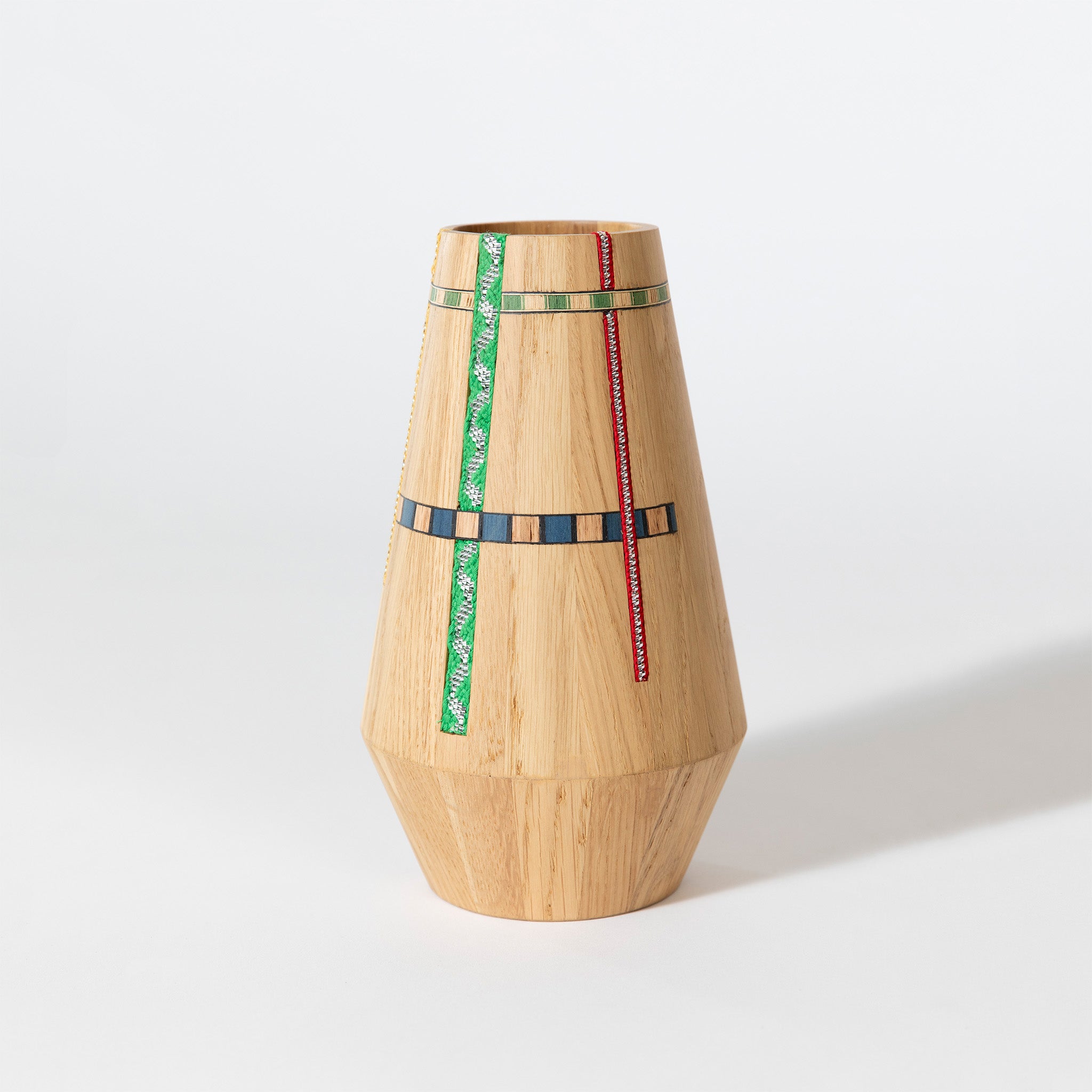 Mini Nawra. Wooden Elongated Vase