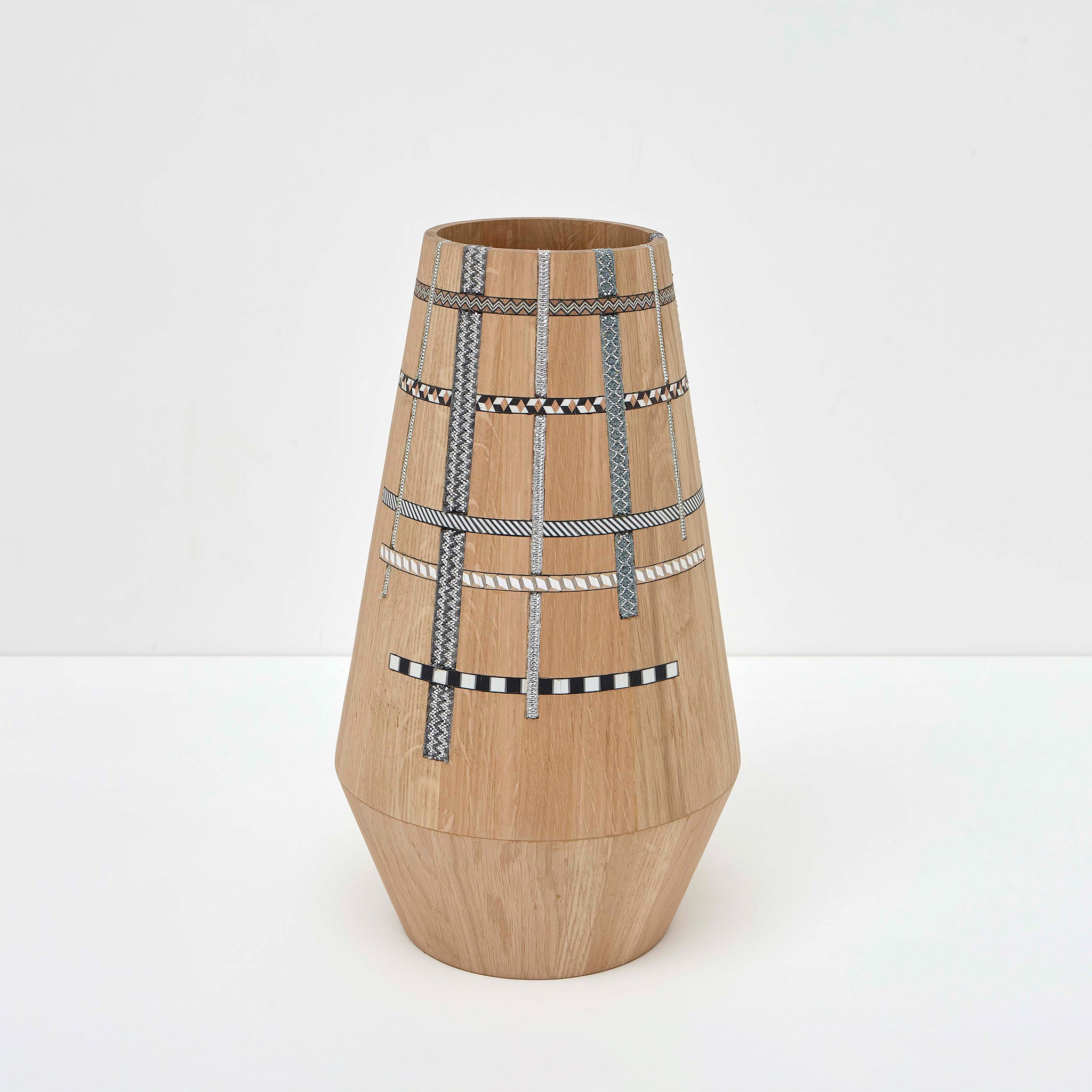 Nawra Wooden Elongated Vase | Black
